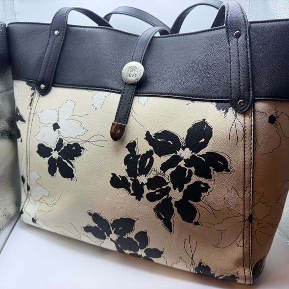 Chaps Floral Black and Cream Tote Bag - Picture 15 of 16